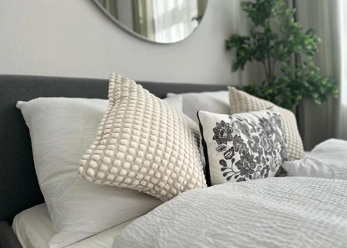 Spacious Apartments, 3 Min To U1 Reumannplatz Апартаменты *