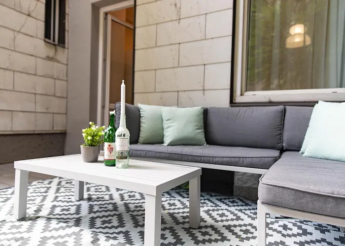 Spacious Apartments, 3 Min To U1 Reumannplatz Апартаменты Вена